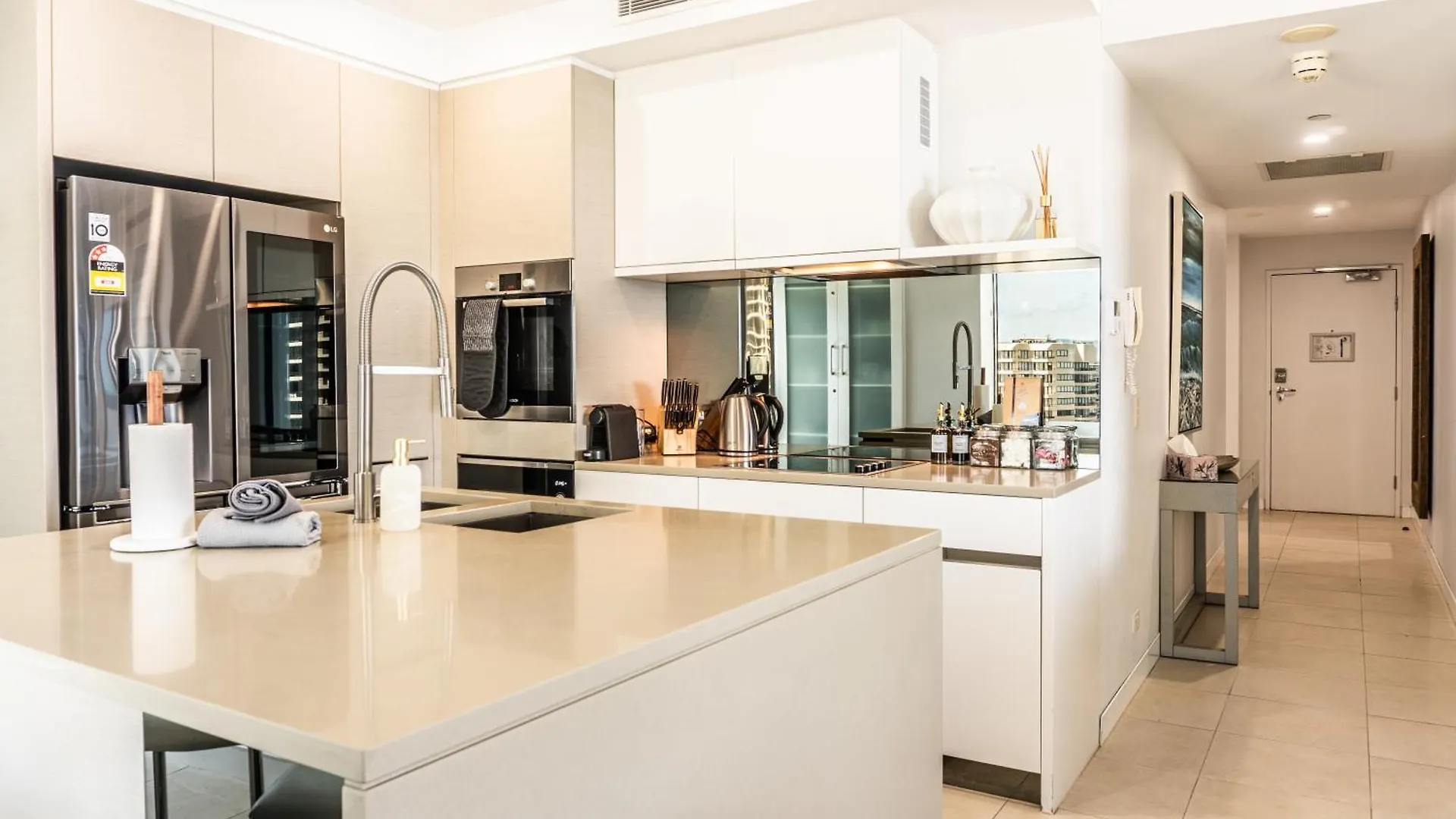 New Soul Luxe Retreat Surfers Paradise W Carpark Gold Coast 0*,  Australia