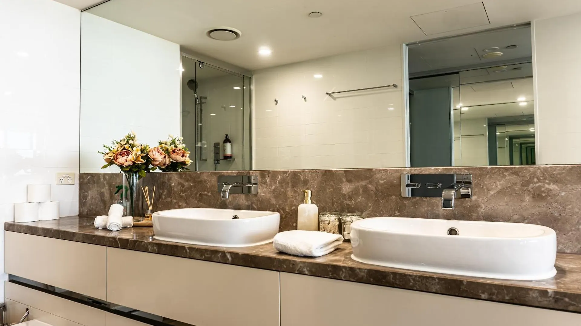 New Soul Luxe Retreat Surfers Paradise W Carpark Gold Coast