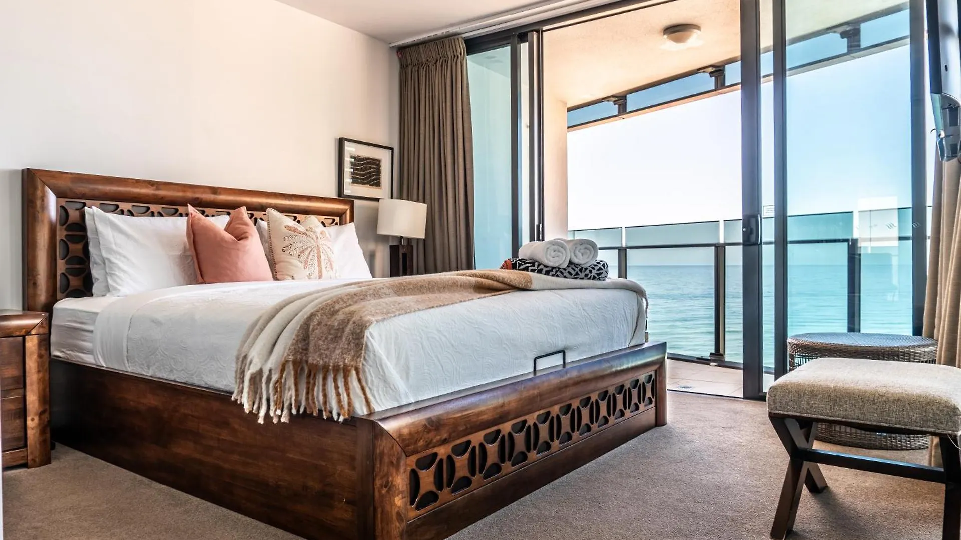 New Soul Luxe Retreat Surfers Paradise W Carpark Gold Coast Apartment