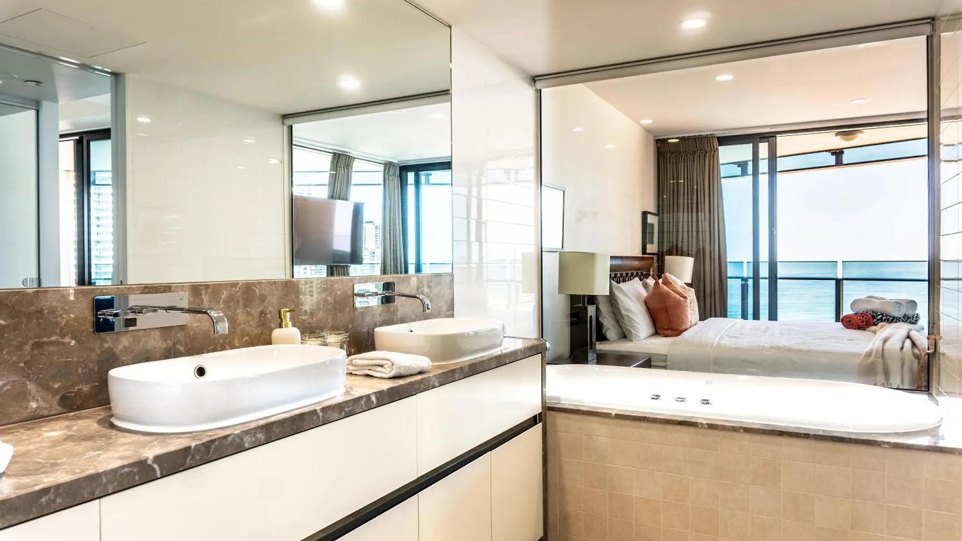 Apartment New Soul Luxe Retreat Surfers Paradise W Carpark Gold Coast